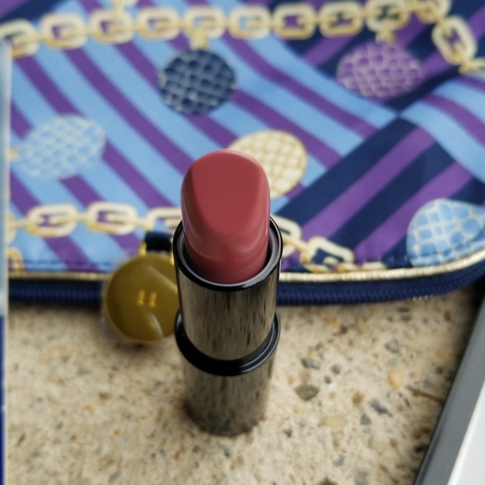 🎁3/$20 Make-up bundle - Picture 3 of 5